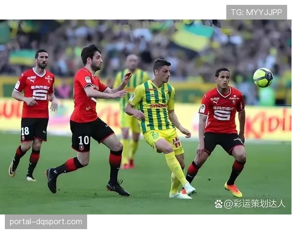 斯图加特三球完胜多特蒙德，稳固积分榜第三位置