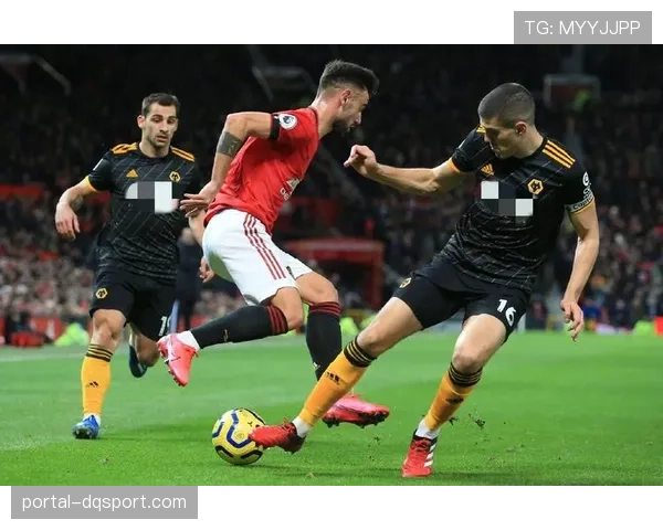 场边花絮:国米教练席因一次快速反击未形成射门,向场内高声呼喊指示 场边花絮:国米教练席因一次快速反击未形成射门,向场内高声呼喊指示